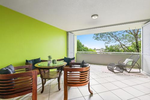 Greenslopes Apartamento | Lovely 3-Bed with Alfresco Dining by Amenities
