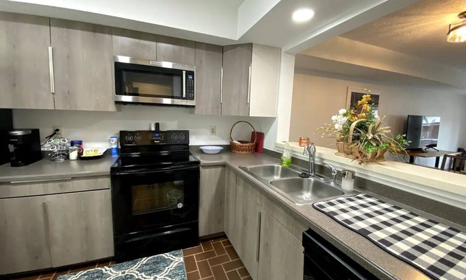 Dayton Casa | Lovely 3 Bedroom Condo in Centerville!