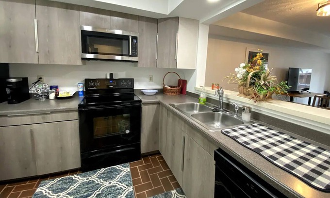 Moraine Casa | Lovely 3 Bedroom Condo in Centerville!