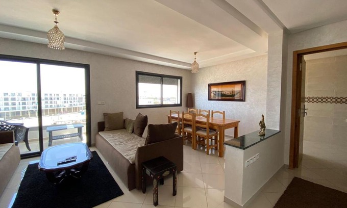Agadir Bay Apartamento | Lovely 3 bedroom unit with pool in Agadir Bay.