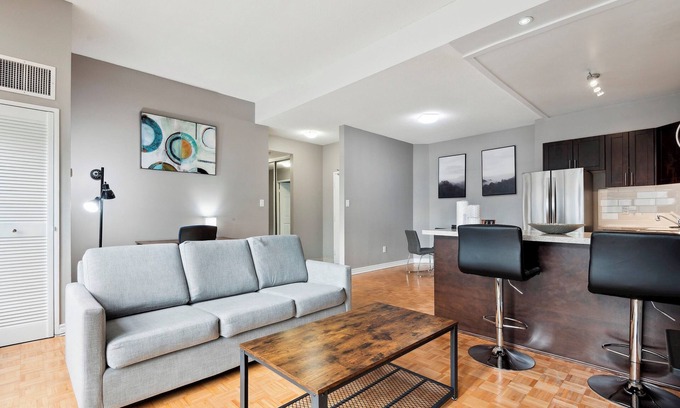 Bay Street Corridor Apartamento | Lovely 3-BR in DT Toronto