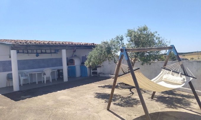 Reguengos de Monsaraz Casa | Lovely 3-Bed House in Reguengos de Monsaraz