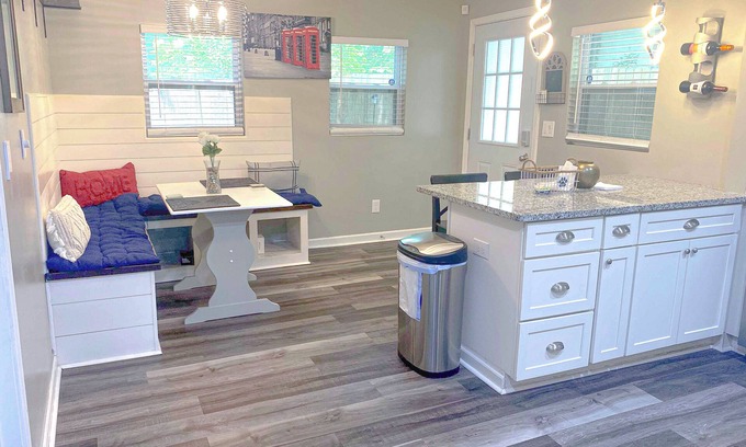 East Point Casa | Lovely 3BR 3BA Home minutes from Airport/Downtown Atlanta