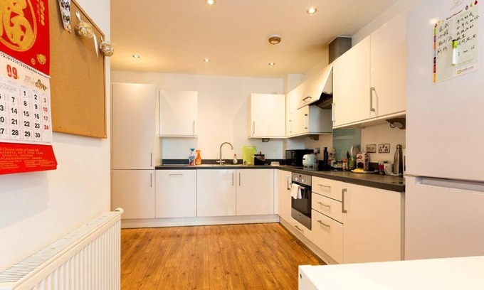 Stratford and New Town Apartamento | Lovely 4 Bedroom Apt Close to Central London