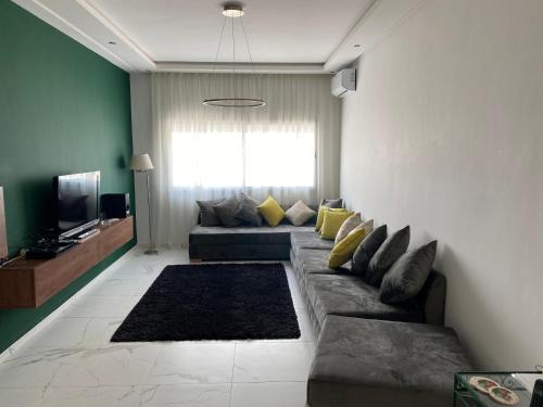 Ain Attig Apartamento | Lovely 4-bedroom condo with pool