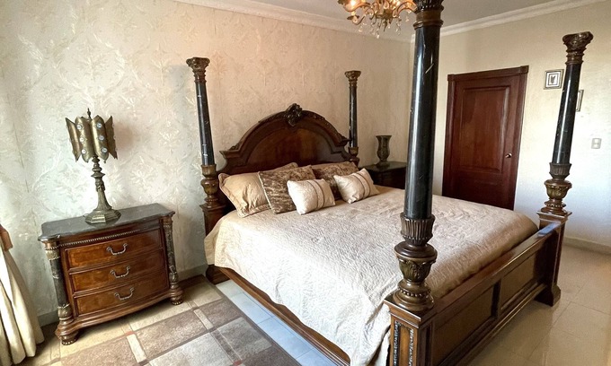 Renacimiento Apartamento | Lovely 4 Bedroom apt in Downtown Santo Domingo