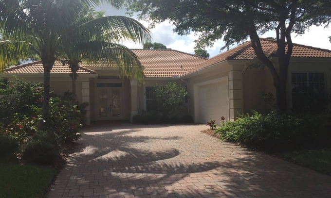 Palm City Casa | Encantador 4bed con piscina privada, comunidad cerrada tranquila en la Costa del Tesoro de Florida