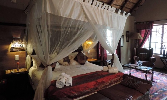 Marloth Park Villa | Lovely 5-Bed Villa in Marloth Park next to Kruger