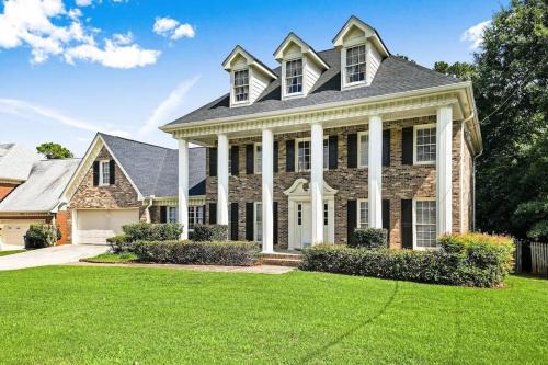 Lawrenceville Casa | Lovely 5Bed, 3-FullBath ! 5min to free way I-85