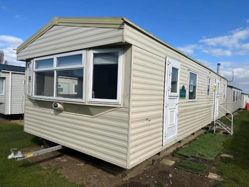 Leysdown-on-Sea Otro | Lovely 8 Berth Caravan At Harts Holiday Park In Kent Ref 74066B