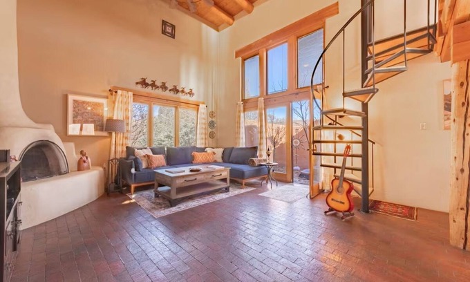 Taos Casa | Lovely Adobe Home With Private Hot Tub