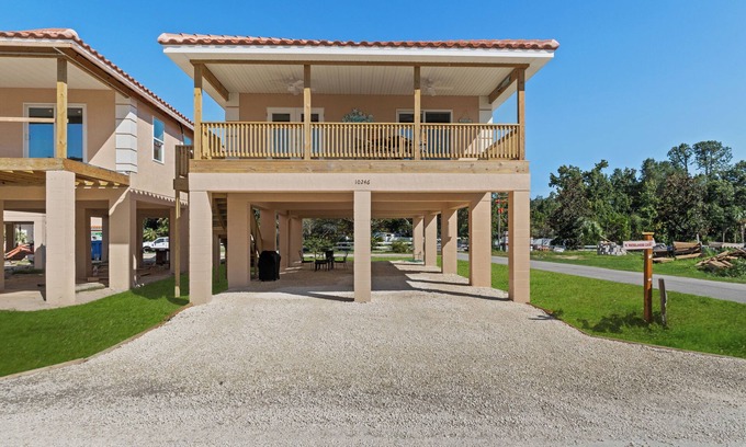 Homosassa Villa | Lovely and spacious brand new - July 2024 - 2 BR, 2 BA villa on stilts