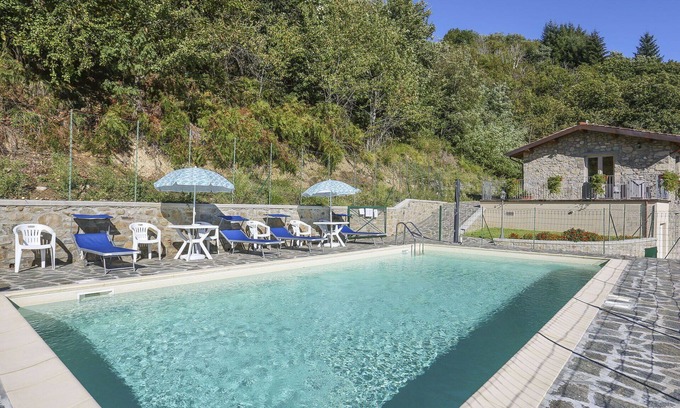 Villa Collemandina Villa | Bonito apartamento en villa con piscina, WIFI, terraza, mascotas permitida y aparcamiento