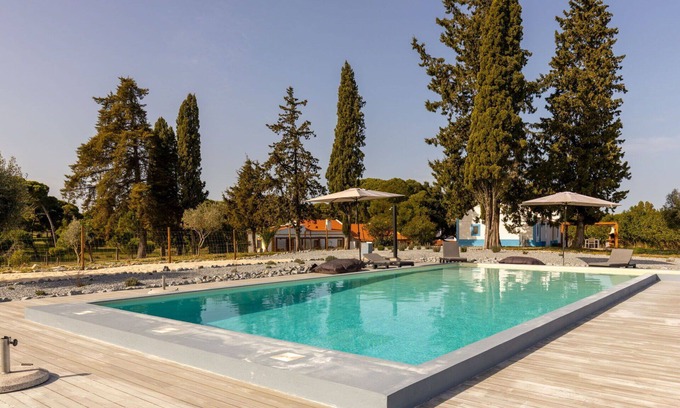 Sao Martinho Villa | Acogedor apartamento en villa para 7 personas con A/C, WIFI, piscina, TV, terraza y aparcamiento