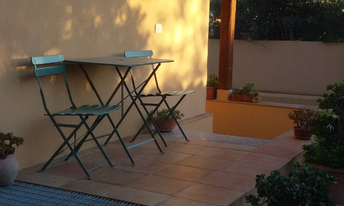 Capitana Apartamento | precioso apartamento en villa con jardin