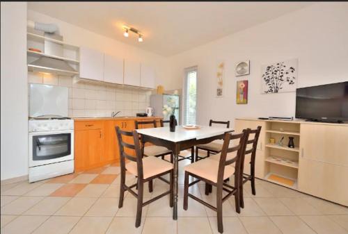 Ribarica Apartamento | Lovely apartment 100 meters away from beach