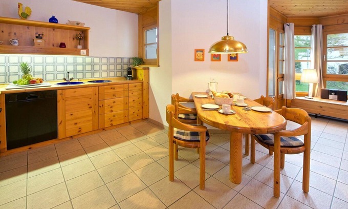 Lenzerheide Apartamento | Precioso apartamento para 2 personas con piscina, TV, balcón y mascotas permitida