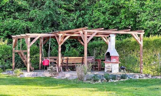 Svoboda nad Upou Apartamento | Precioso apartamento para 3 personas con WIFI, TV, patio y aparcamiento