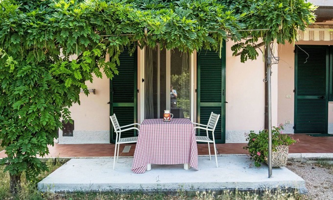 San Feliciano Apartamento | Bonito apartamento con piscina, A/C, WIFI, TV, patio, mascotas permitida y aparcamiento