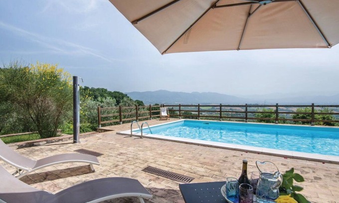 Fornole Apartamento | Bonito apartamento para 4 personas con WIFI, A/C, piscina, TV, veranda y aparcamiento