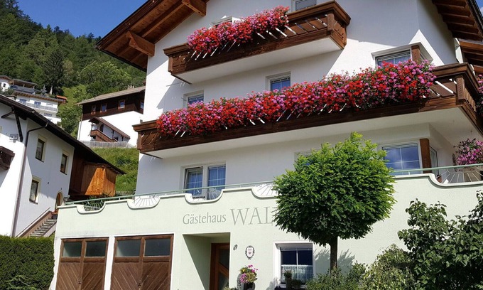 Fendels Apartamento | Acogedor apartamento para 6 personas con WIFI, TV, terraza, mascotas permitida y aparcamiento