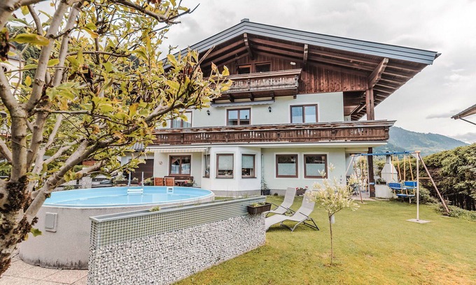 Goldegg Apartamento | Hermoso apartamento con piscina, WIFI, TV, balcón, mascotas permitida y aparcamiento