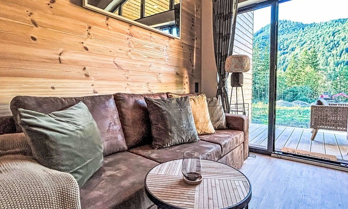 Fischbachau Casa | Acogedor apartamento en villa para 5 personas con A/C, TV, terraza y aparcamiento