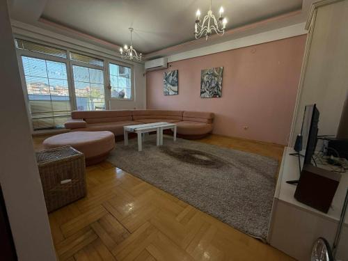 Titov Veles Apartamento | Lovely apartment in district Aerodrom In Skopje