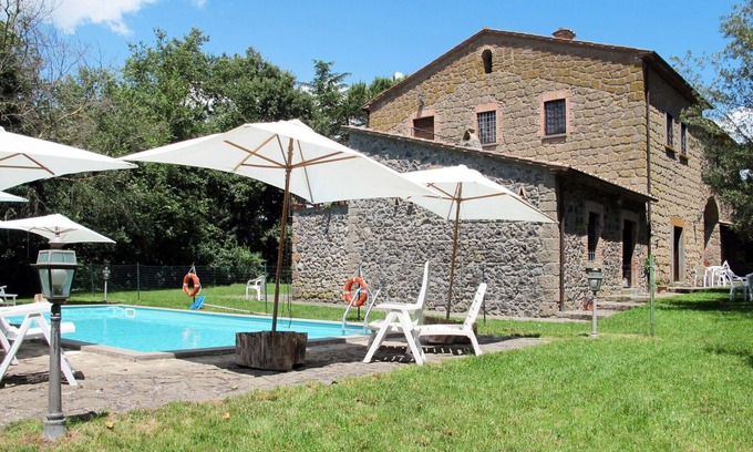 Bagnoregio Villa | Precioso apartamento en villa con WIFI, piscina, TV, patio, mascotas permitida y aparcamiento