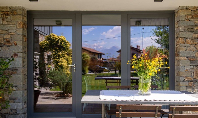 Colico Piano Casa | Bonito apartamento en villa para 4 personas con WIFI, terraza y aparcamiento