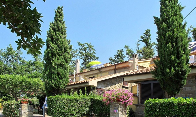 San Baronto Apartamento | Lovely apartment for 2 people with WIFI, pool, TV, terrace, pets allowed, panoramic view and par.