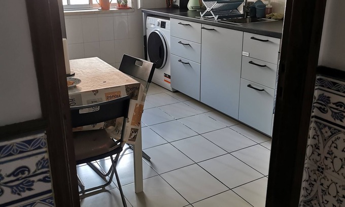 Sacavem Apartamento | Lovely Apartment - Shared Spaces. 10 minutes drive from Lisbon Airport.