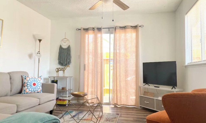 Coalinga Casa | Lovely Apartment unit near central Coalinga