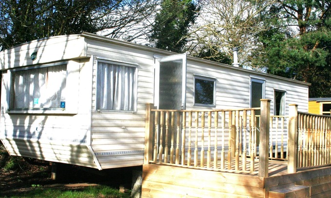 Pontypool Casa | Preciosa caravana de vacaciones Bk Calypso Bluebird con 6 literas