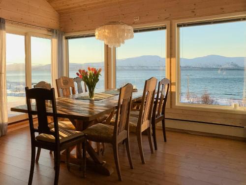 Karlsy Casa | Lovely Cabin Amidst Bustling Wildlife