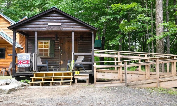 Warren Cabina | Lovely cabin nestled in the woods one minute from Sugarbush Resort