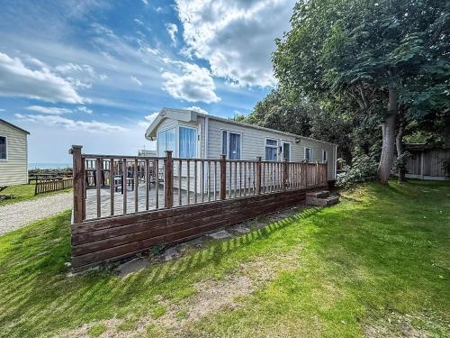 Corton Otro | Lovely Caravan At Azure Seas Nearby The Beautiful Beach Ref 32038Az