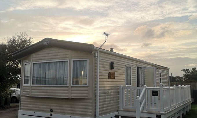 Netley Casa | Lovely caravan with decking at Solent Breeze in Hampshire ref 38195SB