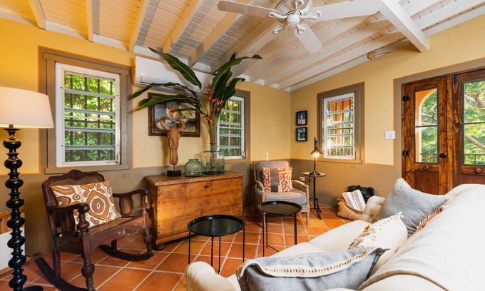 Puerto Real Casa | Casita preciosa Granada en exclusiva, Pilon ventosa