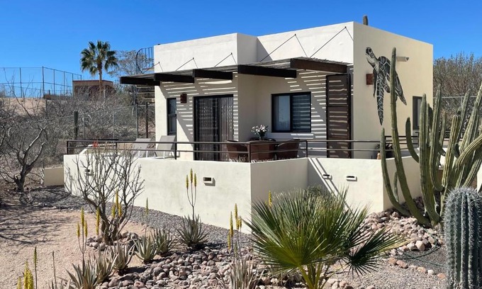 El Centenario Casa | Lovely Casita with view over Bay of La Paz