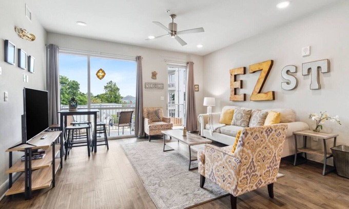 Saint Claude Condominio | Lovely Condo in the Bywater. Great Nola Location!