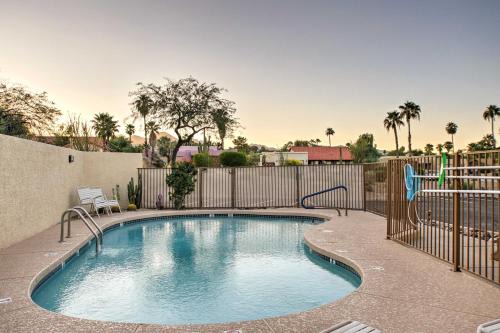 Fountain Hills Apartamento | Lovely Condo with Balcony Less Than 3 Miles to Parks and Golf!