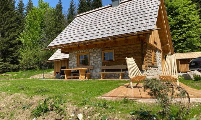 Studor Chalet De Esquí | Lovely Cottage in a mountain wilderness of the National Park