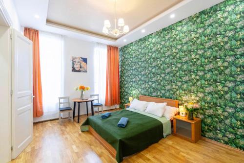 Vizivaros Apartamento | Lovely designer home with stunning Parliament view