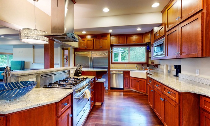 Oak Grove Casa | Lovely dwelling with riverfront views, large deck, grill, & patio seating
