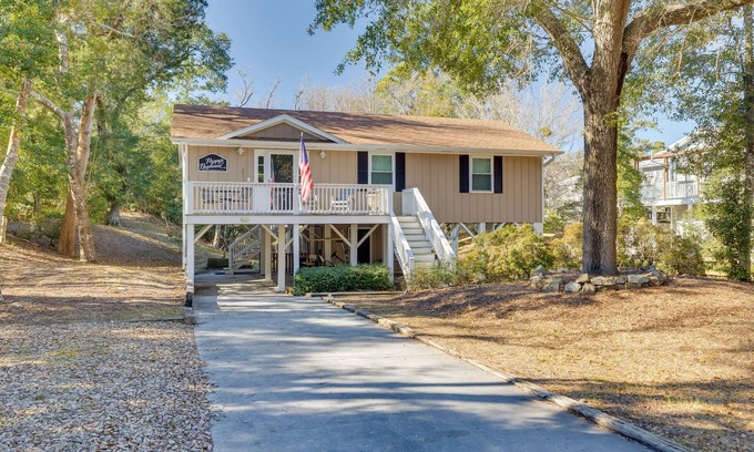 Emerald Isle Casa | Lovely Emerald Isle Home, Walk to Beach!