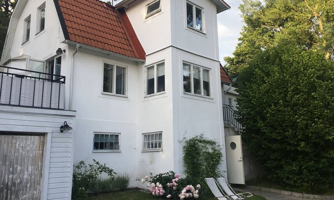 Alta Casa | Encantadora villa familiar cerca de un lago y la ciudad de Estocolmo