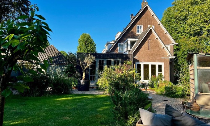 Badhoevedorp Casa | Lovely family home with a beautiful garden close to Amsterdam and the beach
