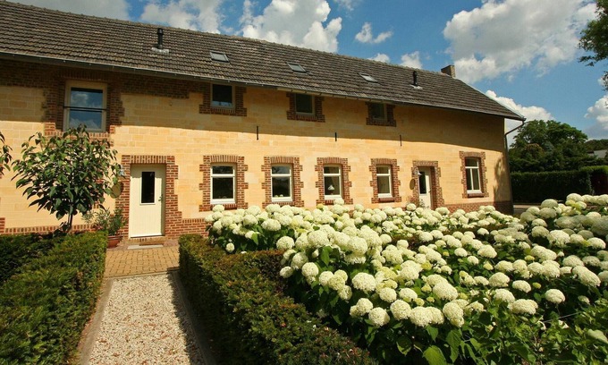 Beertsenhoven Casa | Lovely Farmhouse in Wijlre near Forest