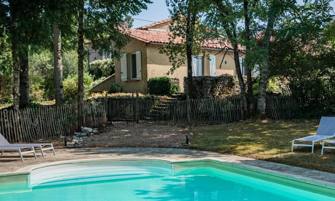 Serignac Casa | Lovely gite with large garden and private pool